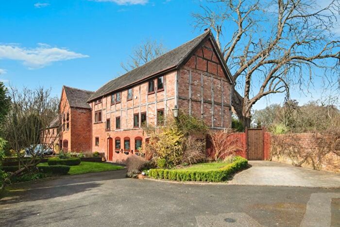 3 Bedroom Detached House To Rent In Brooklands Lane, Redditch, B98