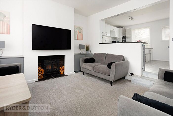 2 Bedroom Terraced House For Sale In Oldham Road, Springhead, Saddleworth, OL4