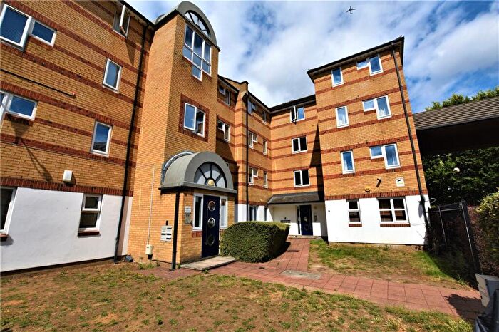 1 Bedroom Apartment To Rent In Transom Close, London, SE16