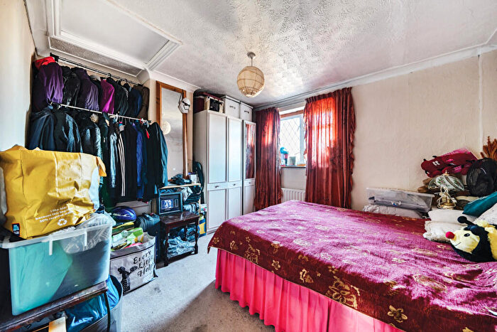 3 Bedroom End Of Terrace House For Sale In Alers Road, Bexleyheath, Kent, DA6