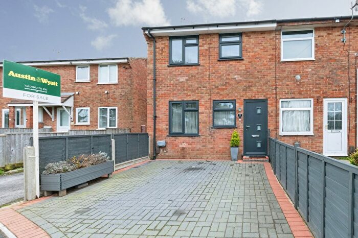 3 Bedroom End Terrace House For Sale In Slepe Crescent, Poole, Dorset, BH12
