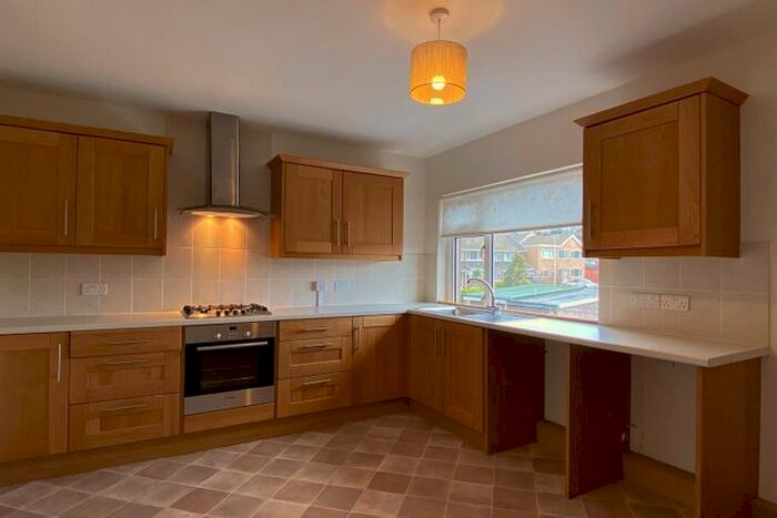 2 Bedroom Flat To Rent In Wimmerfield Drive, Killay, Swansea SA2