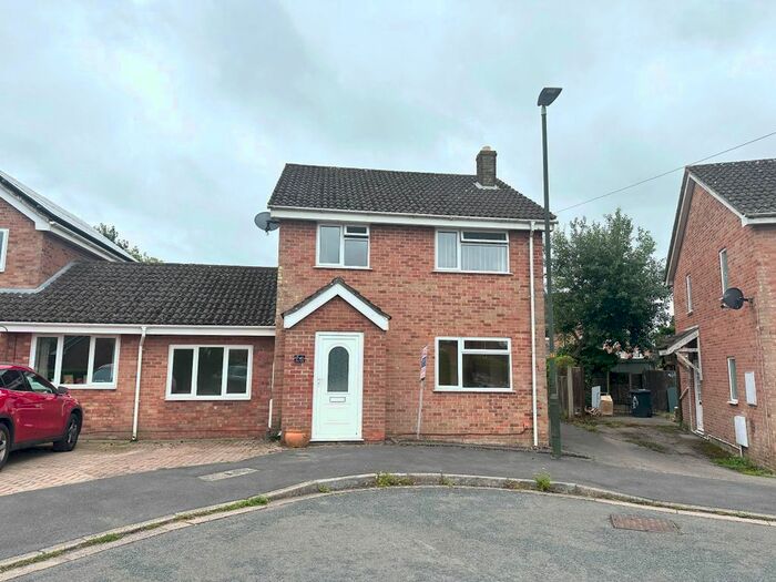 4 Bedroom Link Detached House To Rent In Forest Patch, Berry Hill, Coleford, GL16