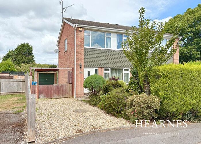 3 Bedroom Semi-Detached House For Sale In Millstream Close, Creekmoor, Poole, BH17