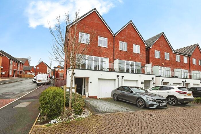 4 Bedroom Semi Detached House For Sale In Arrow Drive, Birmingham, West Midlands, B45