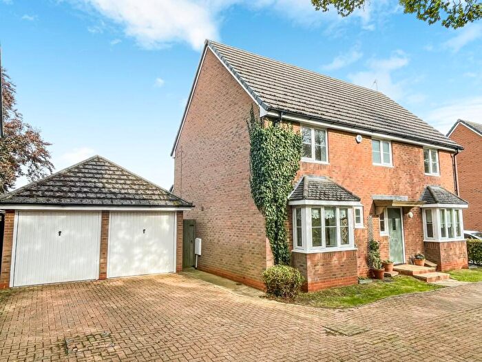 4 Bedroom Detached House For Sale In Saxon Close, Hanslope, Milton Keynes, MK19