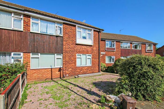 2 Bedroom Maisonette To Rent In Foresters Crescent, Bexleyheath DA7