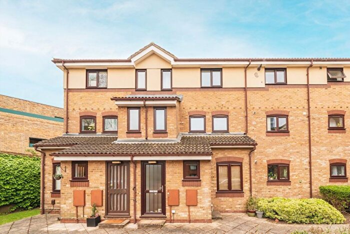 1 Bedroom Maisonette For Sale In Chaseley Drive, Chiswick, W4