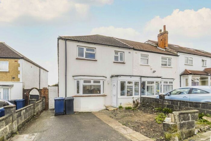 3 Bedroom Semi-Detached House To Rent In Hill Rise, Greenford, UB6