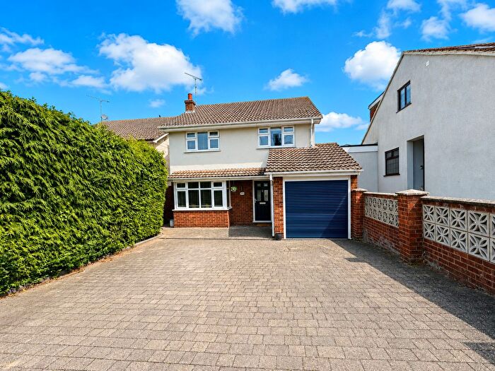 4 Bedroom Detached House For Sale In Station Road, Hockley, SS5