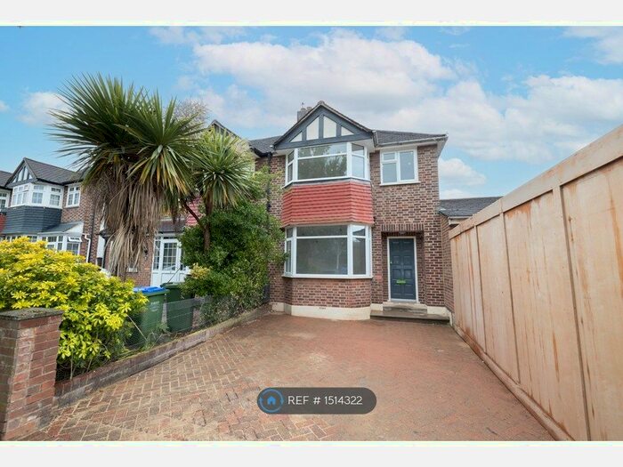 3 Bedroom Terraced House To Rent In Longlands Park Crescent, Sidcup, DA15