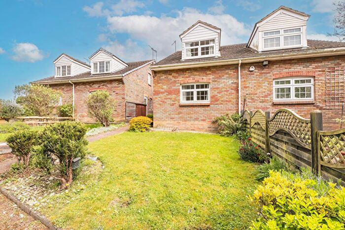 1 Bedroom Property For Sale In Hunters Close, Tring, HP23