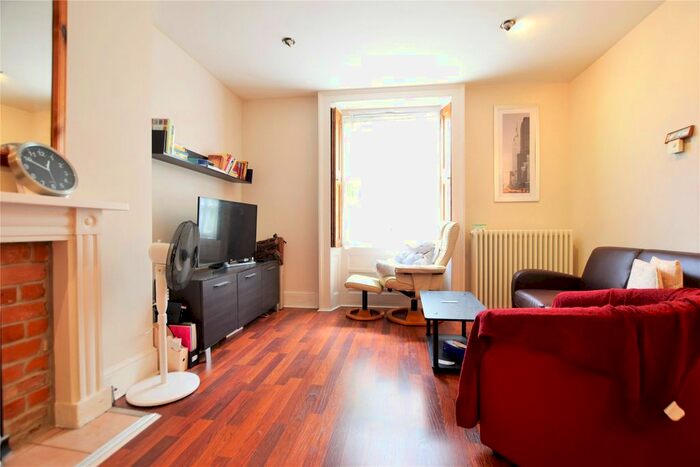 1 Bedroom Flat To Rent In Castle Street, Reading, Berkshire, RG1