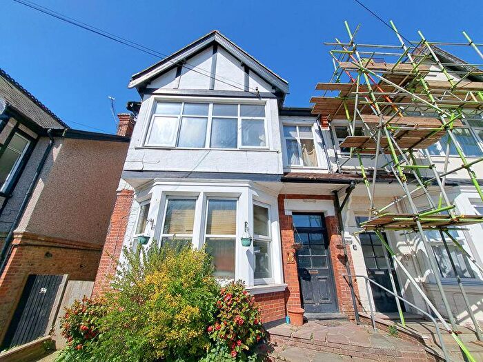 1 Bedroom Flat To Rent In Manor Road, Westcliff-On-Sea, SS0
