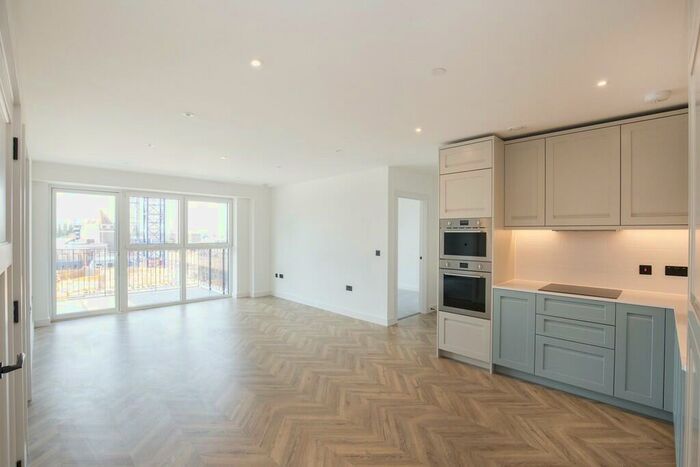 2 Bedroom Apartment To Rent In Royal Exchange, Kingston Upon Thames, KT1