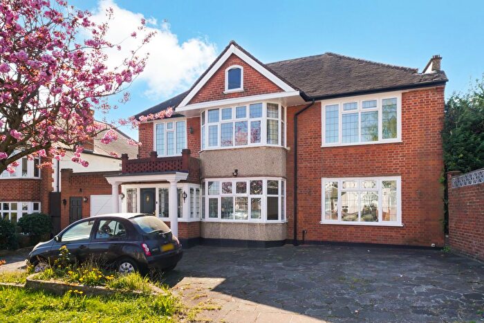 5 Bedroom Detached House To Rent In Woodcock Hill, Kenton, HA3