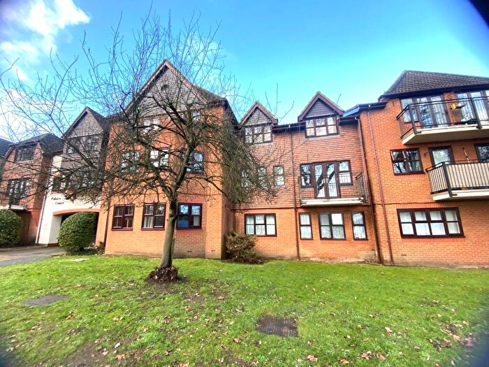 2 Bedroom Flat For Sale In Woking, GU21