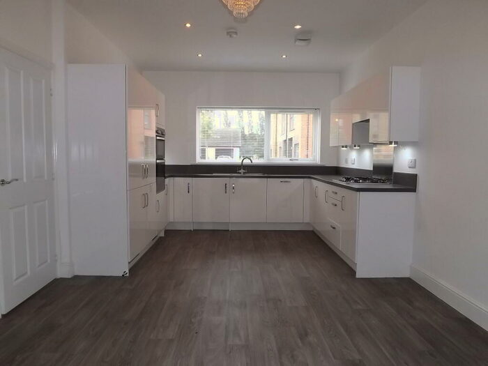 4 Bedroom House To Rent In Winscar Road, Lakeside, DN4