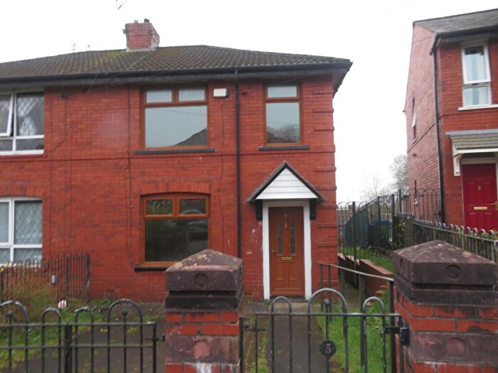 3 Bedroom Semi-Detached House To Rent In Wycherley Road, Spotland, OL12