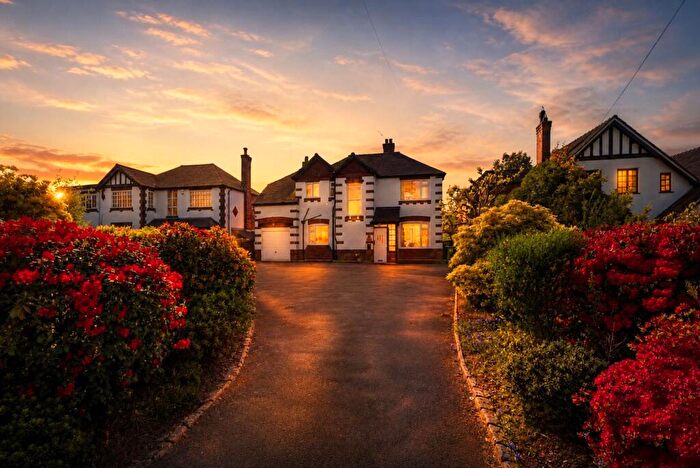 4 Bedroom Detached House For Sale In Chester Road, Hartford, CW8