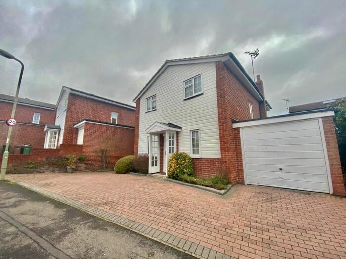 4 Bedroom Detached House To Rent In Milton Close, Henley On Thames, RG9