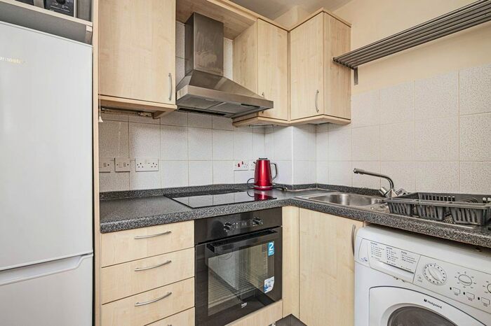 2 Bedroom Flat To Rent In Adelina Yard, Whitechapel, London, E1
