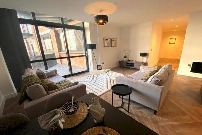 2 Bedroom Flat To Rent In Priory House, Birmingham, B5