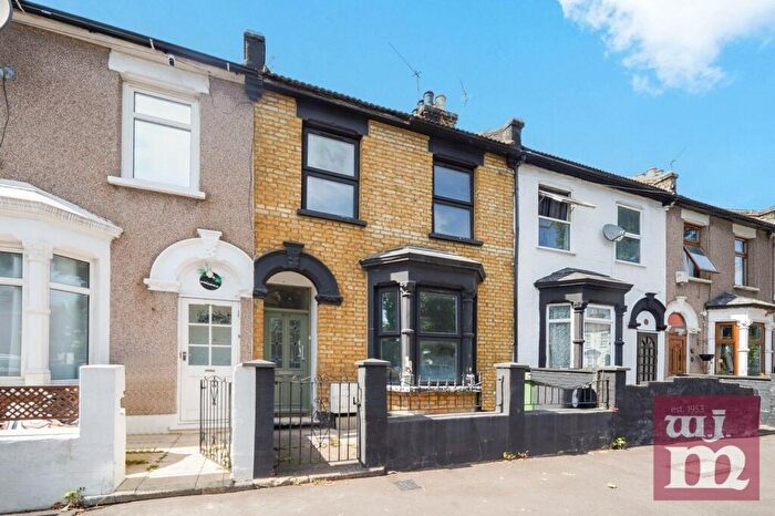 4 Bedroom Terraced House To Rent In Wragby Road, Leytonstone, E11