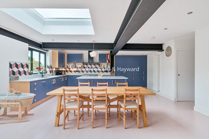 5 Bedroom Detached House To Rent In Alexandra Road, London, N10