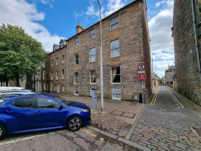 3 Bedroom Flat To Rent In South Street, St. Andrews, KY16
