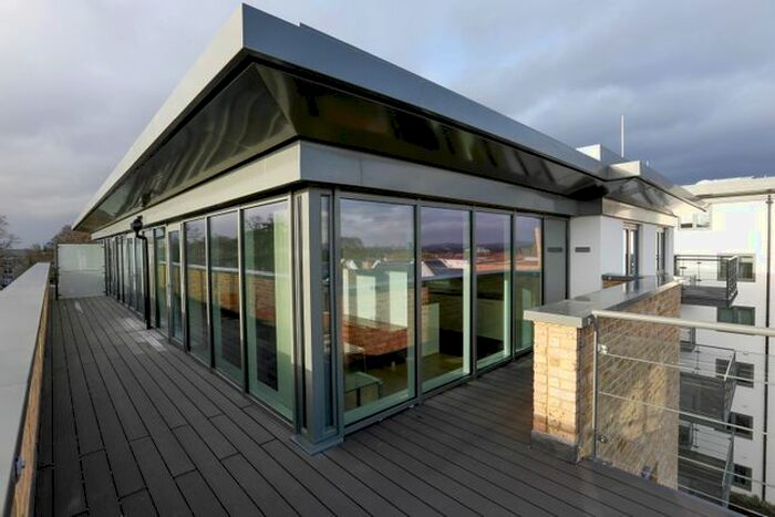 2 Bedroom Flat To Rent In Roebuck House, SW15