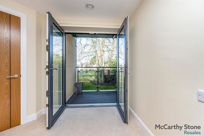 1 Bedroom Flat For Sale In Thorneycroft, Wood Road, Wolverhampton, WV6