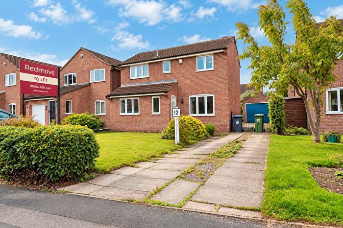 3 Bedroom Detached House To Rent In Girvan Close, York, YO24