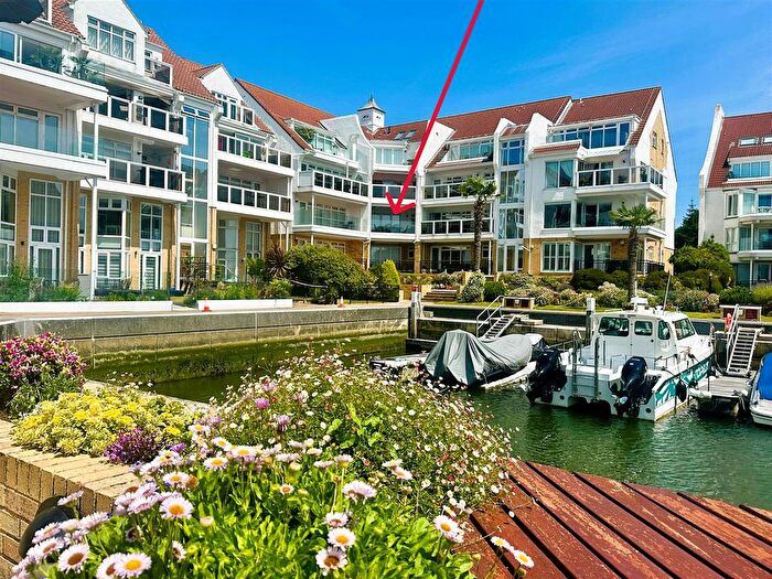 3 Bedroom Flat To Rent In Lake Avenue, Poole, BH15