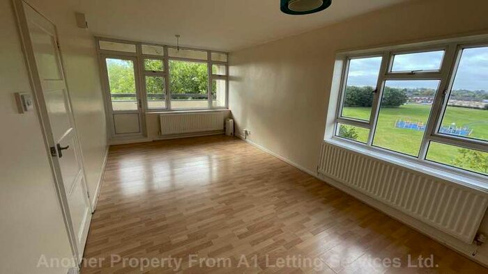 2 Bedroom Flat To Rent In Tile Cross Road, Kitts Green, B33