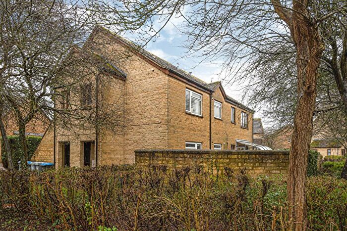 Apartment To Rent In Manor Road, Witney, OX28