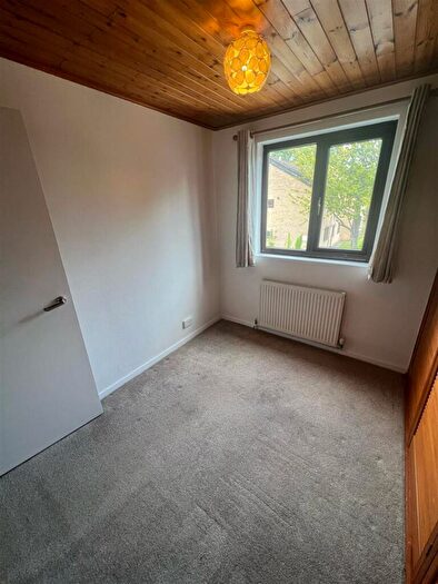 2 Bedroom Apartment To Rent In Bramhall Lane, Stockport, SK3