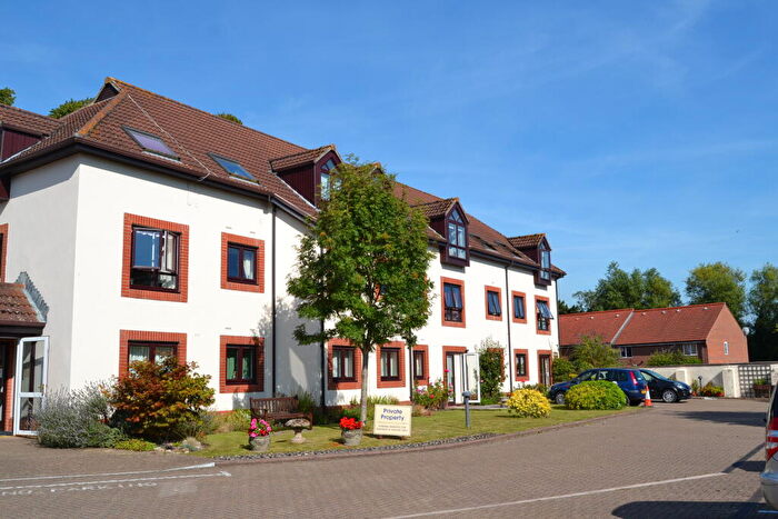 2 Bedroom Flat To Rent In The Cloisters South Street, Wells, Somerset, BA5