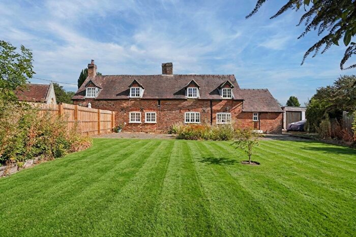 3 Bedroom Cottage For Sale In Bicester Road, Oakley, HP18