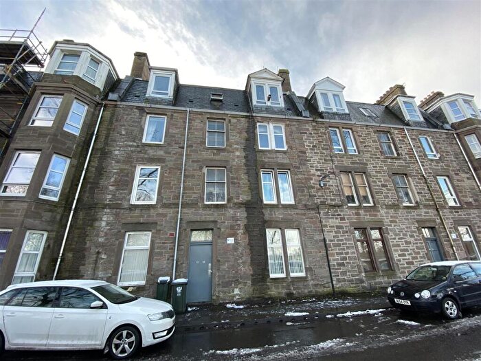 1 Bedroom Flat To Rent In South Inch Terrace, Perth, PH2