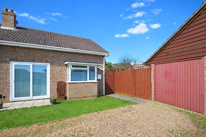 2 Bedroom Semi-Detached Bungalow For Sale In Popular Location * Lake, PO36