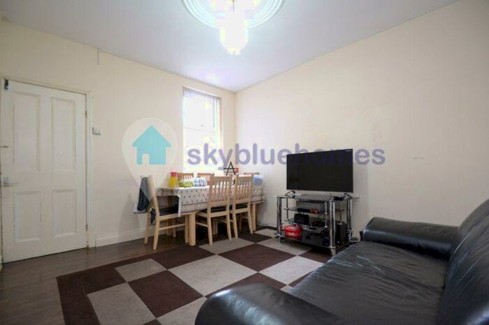 3 Bedroom Terraced House To Rent In Twycross Street, Leicester, LE2
