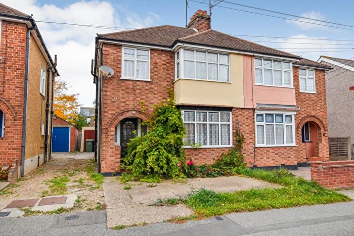 3 Bedroom Semi-Detached House For Sale In Washington Road, Maldon, CM9