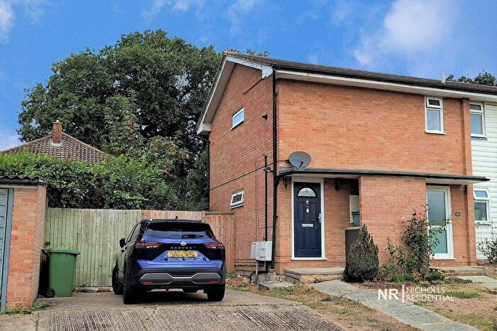 2 Bedroom Maisonette For Sale In Chessington Close, West Ewell, Surrey., KT19