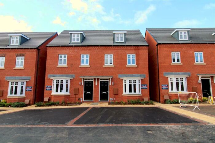 3 Bedroom Semi-Detached House To Rent In Lincoln Drive, Houlton, Rugby, CV23