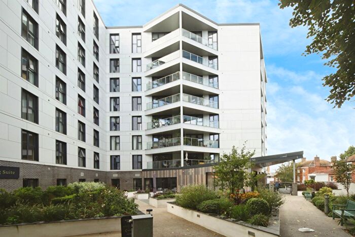 2 Bedroom Flat For Sale In Paul Street, Taunton, TA1