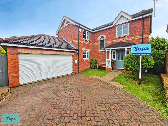 4 Bedroom Detached House For Sale In Turham Court, Rossington, Doncaster, DN11