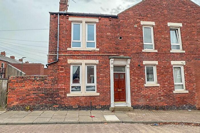 1 Bedroom End Of Terrace House For Sale In Temple Street, South Shields, NE33