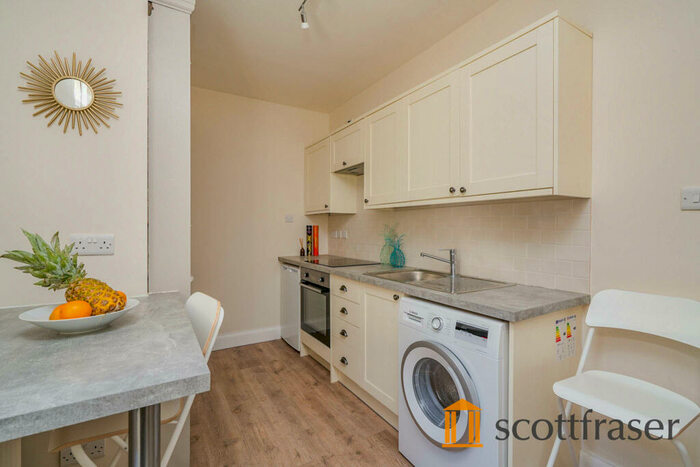 Studio To Rent In Old Road, Headington, OX3