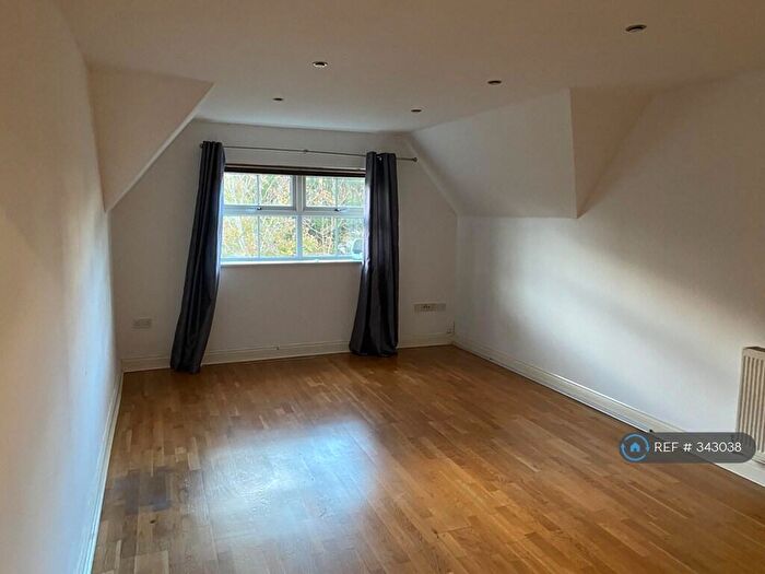 2 Bedroom Penthouse To Rent In York House, Fareham, PO14